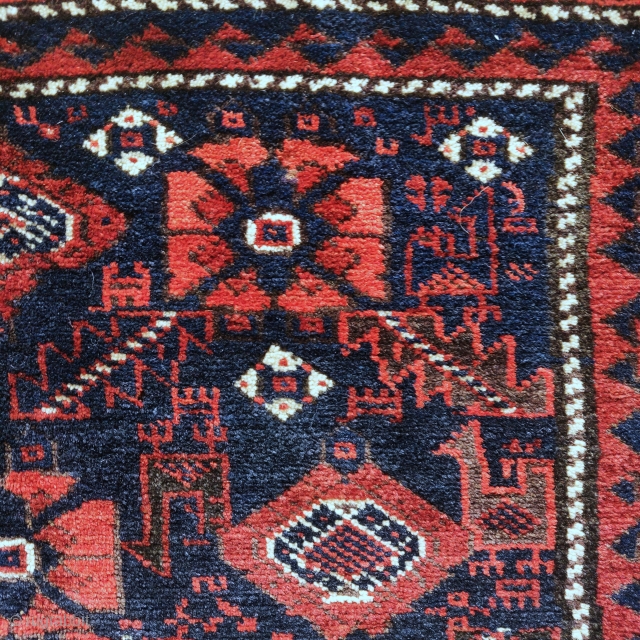 Baluch single wefted minakhani bag face, large, healthy pile, classic drawing, saturated natural color, soft and bouncy. 
35"x27"               