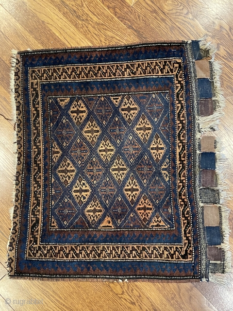 Antique Persian Baluch 

Size : 1.8 x 2.2

                         