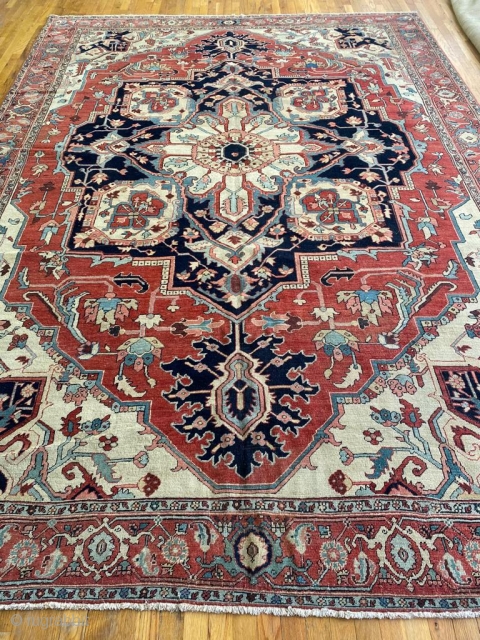 Antique Persian Serapi C.1900

Size: 8.6 x 11.10

The rug can be shipped or viewed and picked up in Manhattan. 

              