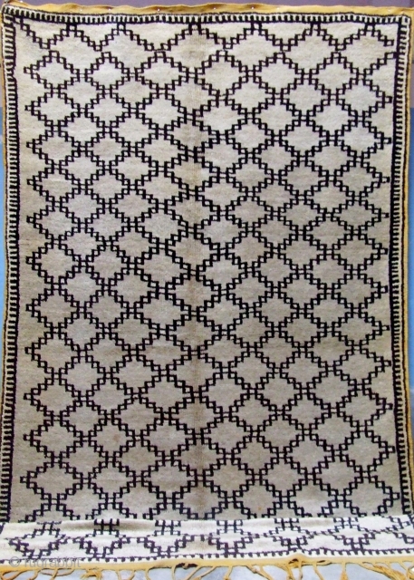 Rf 14-Anti-atlas Berber rug ( Znaga north ), natural wool colour in black- white, 250 x 150 cm, circa 1960s.             