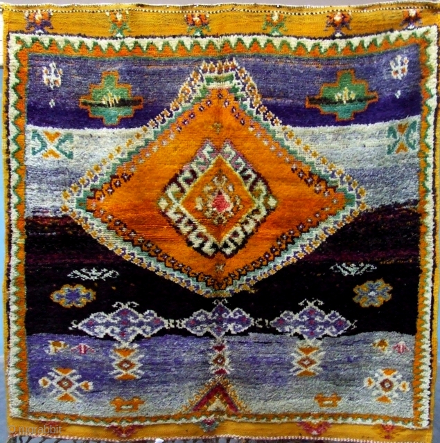 Rf 24-Anti-atlas Berber rug (Ait Ouaouzguite-Ait oubiel tribe), wool,  natural colours, 141 x 141 cm, circa 1900-10s.               