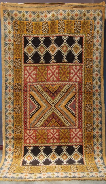 Rf 267- Ait Samgan Berber rug ( Ait Ouaouzguite ), wool, 232 x 126 cm, circa 1975-80s.                