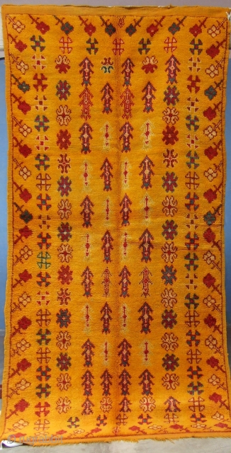 Rf 79- Ait Ouaouzguite Berber rug ( Ait douchen ), wool, 207 x 102 cm, circa 1970s.                