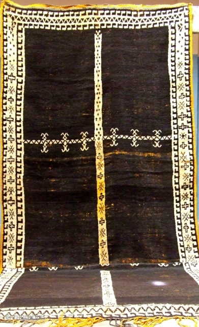 Rf 92-Ait Ouaouzguite Berber rug (Ait Makhlif north), wool, 472 x 139 cm, circa 1890-1900. Documented in TASNACHT book  (published in 1999 by Kurt Reiner).       