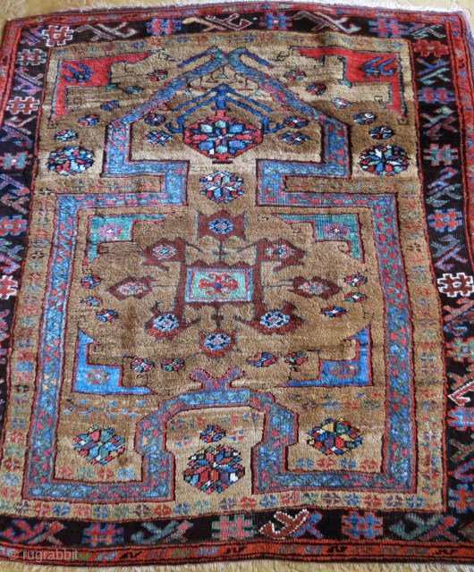 Karapinar prayer rug,around 1800, in quite good condition, beautiful colors                       