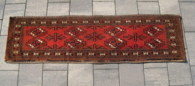 Antique Kizil Ayak Ersari Turkmen torba with 8 distinctive guls in great condition and all natural dyes with increadible wool quality. Seriously collectible rare example.
Measures:  41 x 149 cm  (  ...