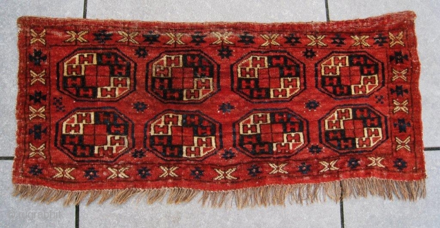 Antique CHODOR torba, cotton wefts and asymmetrically,open to the right knotted. Mid 19th c. Very good condition. It is a very,rare piece.
Sizes: 44 x 99 cm.       