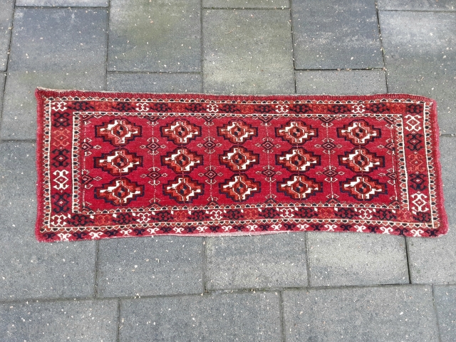 Antique rare Tekke Turkoman torba in excellent condition. Last quarter 19th century.  All natural colors. 
Sizes: 11.6" x 32.8" ------ 29 x 82 cm.        