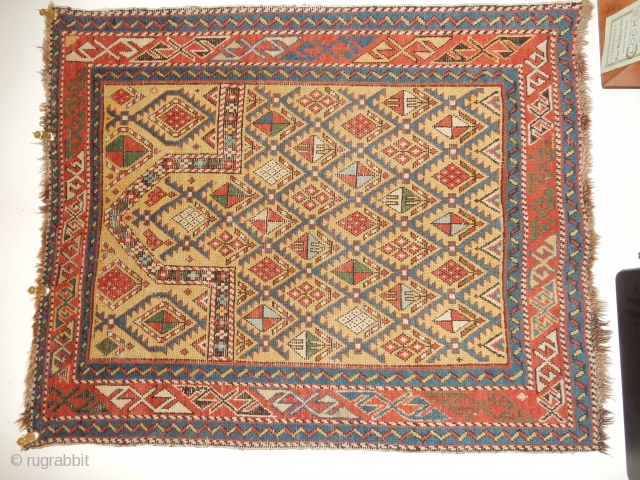 EVERY SO OFTEN I AM GOING TO POST SOMETHING  FROM THE COLLECTION OF A NEW ENGLAND RUG SOCIETY MEMBER .  HERE'S A NICE OLD PRAYER RUG.     