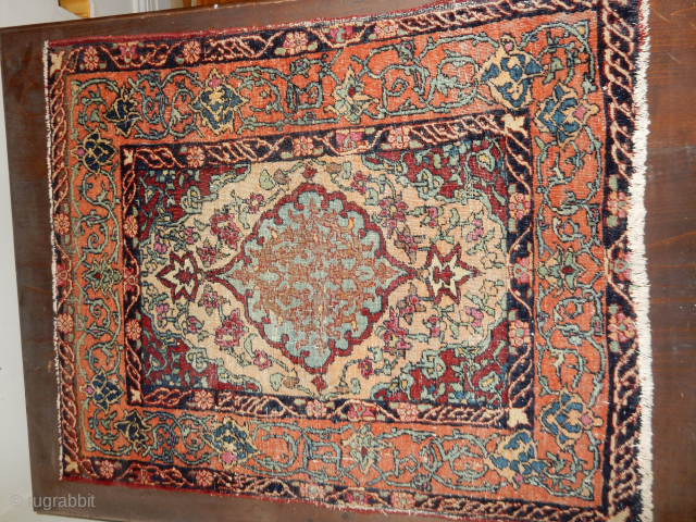 SELLING A PERSIAN MAT THATS OLDER THAN MOST , AN ISPHAHAN WITH A GREAT DESIGN 
AND LOVELY SOFT DYES . IT HAS BEEN ON MY OWN TABLE TOP FOR 15 YEARS .  ...