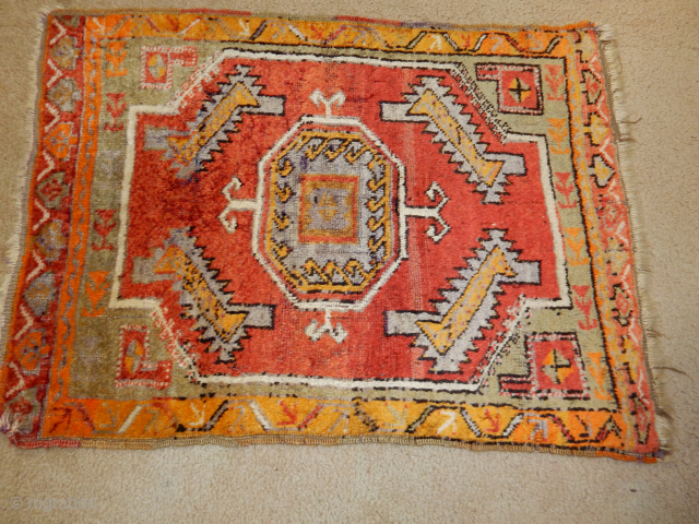 YASTIK YASTIC WITH EXCELLENT PILE MAYBE AN OUSHAK?

NOT EXPENSIVE                        