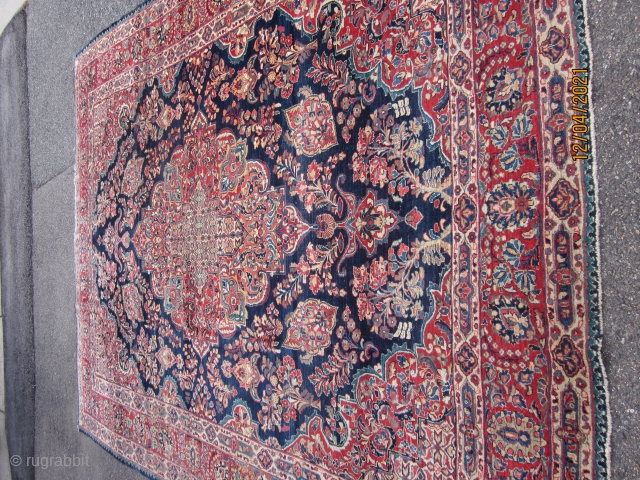   ROOMSIZE BLUE CARPET HAS BEEN SOLD   


BUT LOOK AT THIS SMALL RED SAROUK -EXCELLENT CONDITION  3x 4 ft 

THIS LOVELY OLD SAROUK CARPET IS READY FOR HOME  ...
