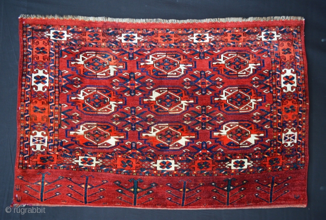 Lovely Yomut Turkmen chuval with attractive elem in very good condition - 1.22 x 0.79m (4' 0" x 2' 7").             