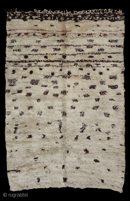 Beni Mguild carpet, circa middle 20th century. Central Middle Atlas. Morocco. 
Size: 320x200cm. Full pile, (5-7 cm high pile ), washed hand made. Several repairs close to the edges. Please, ask more  ...