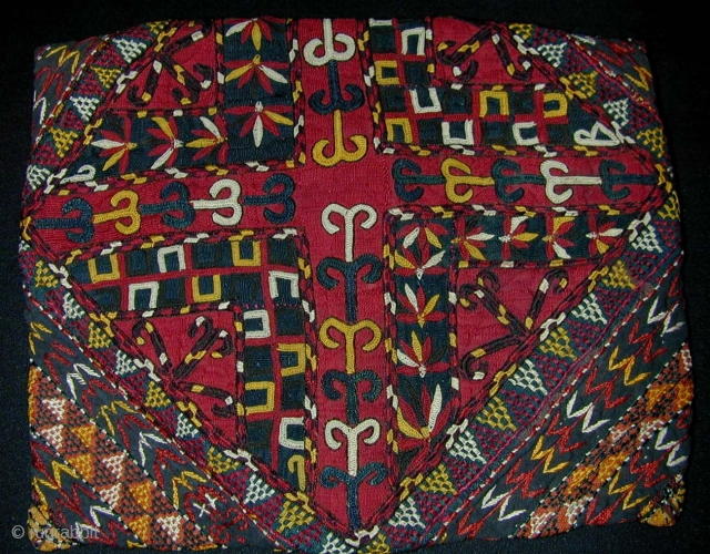 Tekke Turkmen Silk Embroidered Pouch. 25 x 20 cms. Very good condition.                     