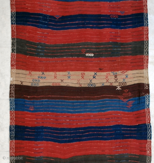 Complete antique Tulu South Anatolia, circa 1900, 105 x 316 cm (3'4" x 10'7"). A few very small holes + small repair to end braid (see details), very good condition in general.  ...