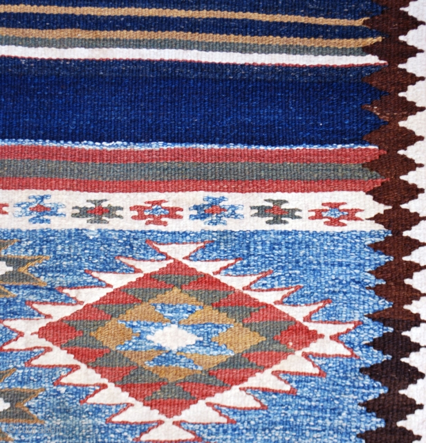 Long Saveh kilim, first half 20th c. 97 x 343 cm. Cotton white and light blue. Very light stain in one place, otherwise in excellent condition with no repaies.    