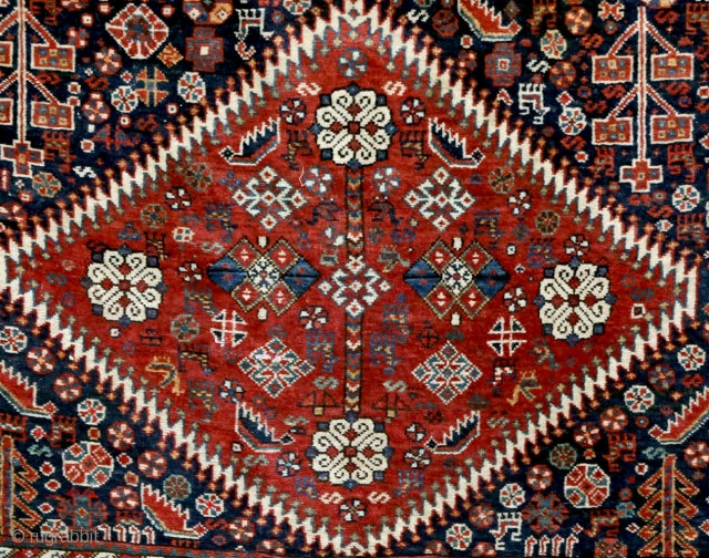 Antique Qashqaï rug, circa 1880. 134 x 232 cm. Professionally rewoven fringes, one repair in central medallion (picture 9), otherwise full fine pile allover (quite rare nowadays). Pleasant to touch and watch. 