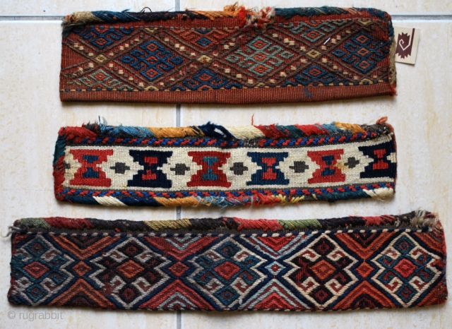 Three NW Persian scizors bags, 10 x 52 cm (largest). 2nd one (slit tapestry) is in good condition, the 2 others (weft float) have some stains to back and tear (cf pictures),  ...