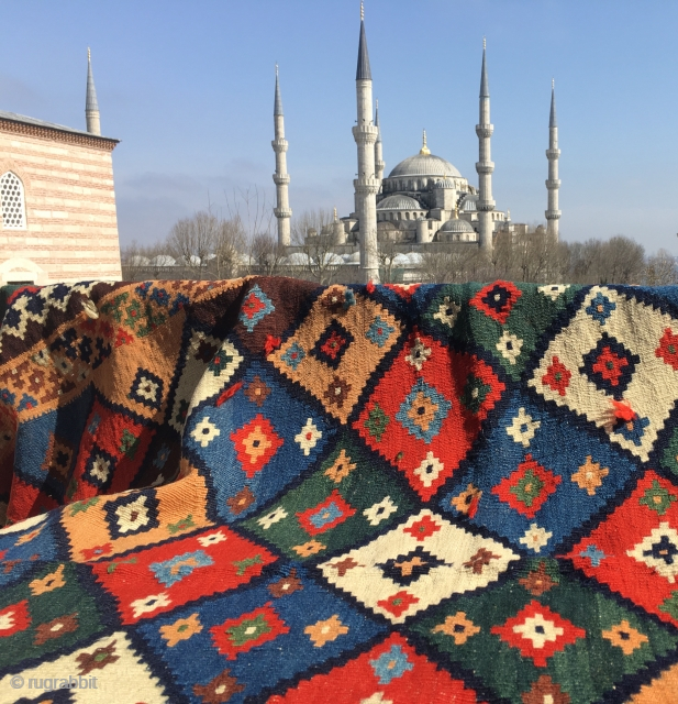 And the prize for the best color kilim goes to:
Qashqai tribal group
Southern Iran, Fars area, Zagros mountains,
Cm 135x225
End 19th/early 20th century
Colors with Diamonds
Diamonds with colors
Fantastic natural saturated dyes
In mint condition.
DM or ...