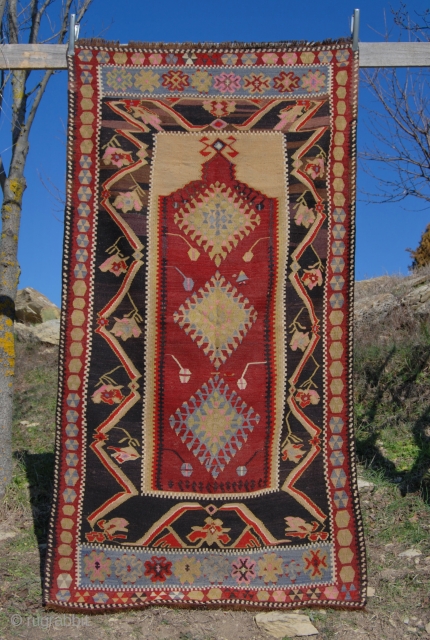 Central Anatolia, Kayseri prayer kilim. Cm 116x216. Old, in good condition. Not expensive. See more pics on fb: https://www.facebook.com/media/set/?set=a.10151524704789258.551162.358259864257&type=3
              