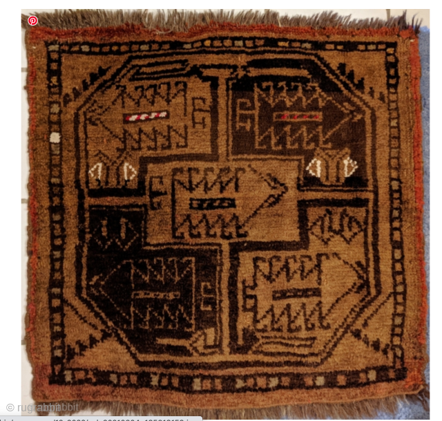 Turkmen rarity--------
Very interesting Turkmen bag face, possibly a sample or catalogue piece. 2ft x 2ft or 61 x 61cm.
Silk highlights in two colors (pink and orange) and cotton highlights.
It has goat hair  ...