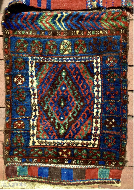 Jaff Kurd pile khorjin. --- 
For once complete! 
Size is cm 55x250 or 21’x102’ 
Each bag is roughly cm 55x64 or 21’x25’ 
Age could well be the 4th quarter of the 19th  ...