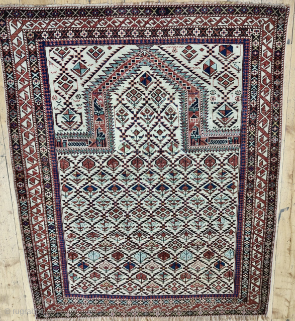 Shirwan Marasali prayer rug. Cm 119x148. Datable to the 3rd quarter of the 19th century, most probably 1870/1890. Condition issues: some old, well done restorations, even low pile, in good condition. Sale  ...
