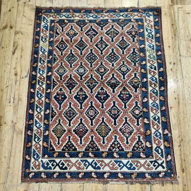 Sweet small Shirwan Surahani rug
cm 100x125
Late 19th/early 20th century
Azerbaijan, Surahani peninsula
Rare and interesting rug with main field pattern filled with unusual kind of palmettes of different shape and color. Unusual & weird  ...