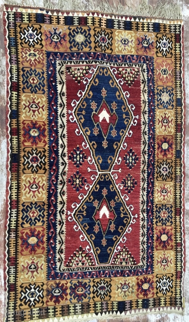 ❤️Wonderful Yahyali Kilim
❤️Wonderful natural deep colors
❤️Wonderful two med pattern
❤️Wonderful condition
❤️Wedding Present?

Beautiful Yahyali kilim, Central Anatolia. Turkey. Cm 105x175. 4th q 19th c. The presence of fuchsine somehow confirms dating. Pattern with two  ...