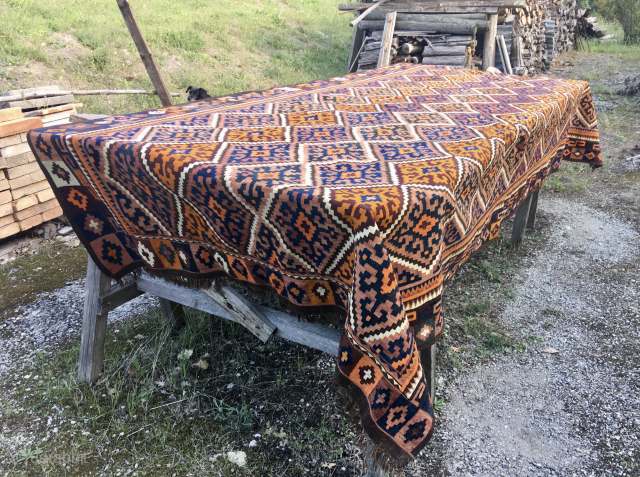 Afghan Big Maimana Kilim
Woven by thee Hazara tribal group
Design is called Ghalmori
Cm 175/385 ca
Datable 1920/1940sh
Very beautiful
In good condition
3 tiny holes to report 
Original gallery price € 4.600
Now 1.800 €
Tracked shipping €30/Italy -  ...