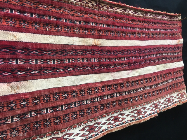 Tekke Ak torba. Cm 34x87. Antique, datable 1880, great cochineal, cotton, fine, precise drawing, beautiful. Condition issues: some rust, tiny tears.            