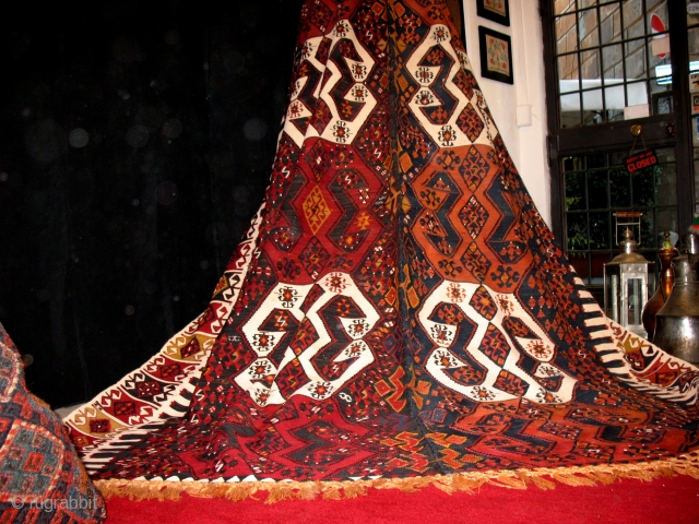 608 Dark Malatya kilim, Eastern Anatolia, Turkey, cm 365X195, early 20th cenury, in good condition, in two pieces
A: cm 365X94, B: cm 368X98. - great piece, don't miss it.
for more pics pls  ...