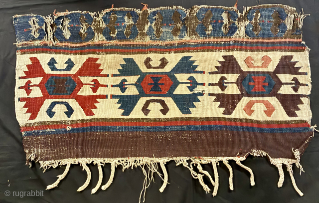 Antique kilim fragment
Konya or Karapinar?
Cm 46x86 ca
Mid 19th c or third q
It’s the end or the beginning of a kilim strip usually 300 to 400 cm long.
The medallions of different colors, madder  ...