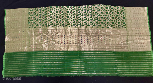 A long time ago, at the beginning of my textile passion, I went to Venice for an Islamic art exhibition. After a full immersion in that fabulous world I took a ...