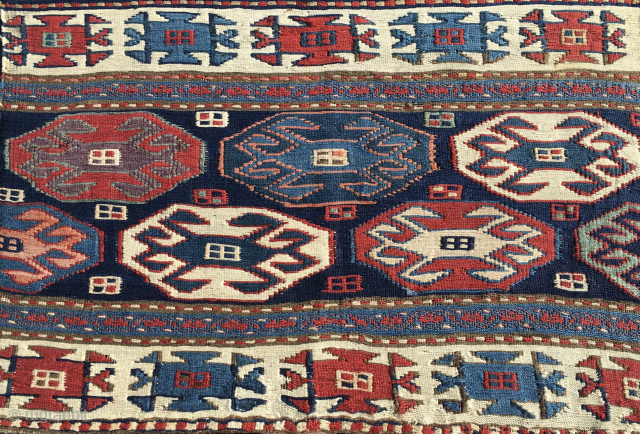 Wonderful Top Shahsavan reverse weft less sumack mafrash end panel.
Size is cm 40x55 ca. Datable 1870/1890.
Very, very fine weaving.
Great crab pattern.
Lovely deeply saturated natural colors. Note the aubergine ...
