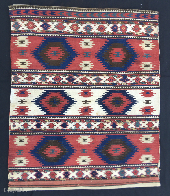 Shahsavan sumack/flat weave, storage bag/cuval face.
Cm 79x97
Datable to the end of the 19th century.
Wonderful natural colors.
Madder red, indigo blue, white is wool.
3 main flat weave strips and ...
