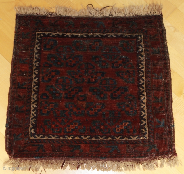 Baluch bag front; Q1 20th c.; 58 x 61 cm; fair condition; sides are restored; nice colors, soft handle              