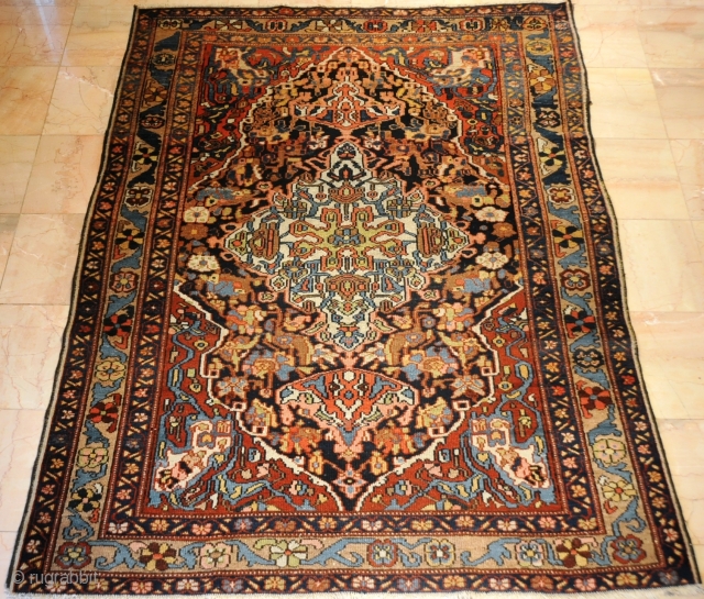 Old Persian Bahktiarey with Farhan Design. Circa 19th in Good Conditions 
Size is 4.7x6.5 (143cmx198cm)
                  