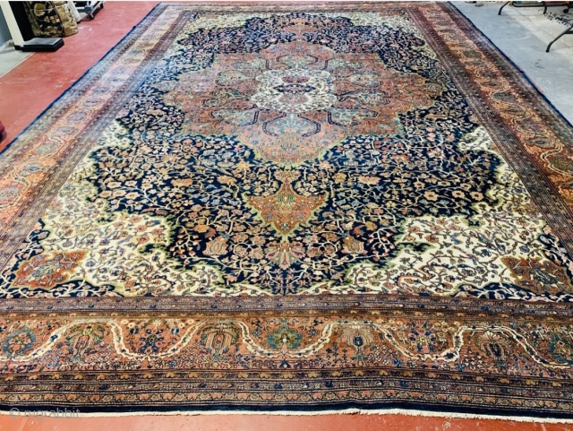 Beautiful Persian Farahan Sarouk circa 1890 the size is 14.8x22.6 (451x688 cm) original condition no repair some part of the green colors are oxided come from state home and this rug had  ...