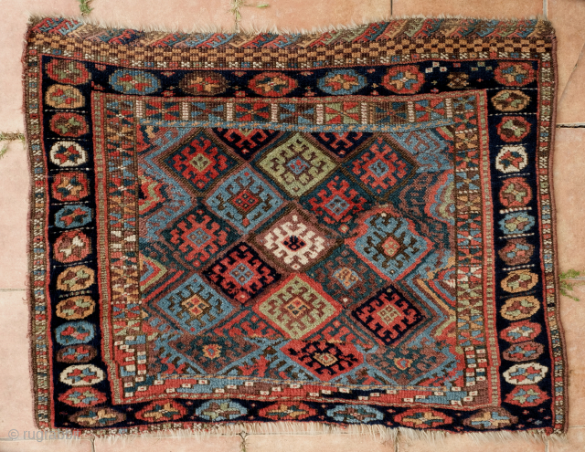 Large Jaf, Wonderful natural multiple colors
108 x 83 cm, embroidered kilim end,
Very good condition, complete pile, some missing knots on one edge
Please contact igo.licht@gmail.com