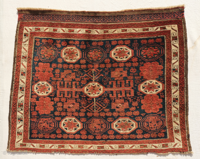 Large and unique Baluch bagface . 96 x 73 cm. Very good condition, full meaty pile. Wonderful natural colors, complete floating weft end 
Please contact igo.licht@gmail.com
       
