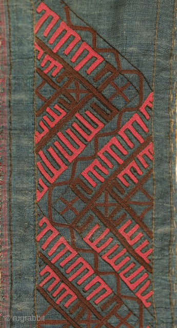 Turkmen Chirpy Embroided Collar, in rare green 115 x 10 cm, mounted on a cloth igo.licht@gmail.com                 