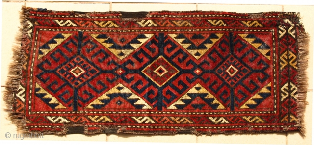 Central Asian weaving, most likely Kyrgyz Chavadan.
Smooth shiny wool. Mounted on a brown cloth. 100 x 43 cm
Condition as shown.             