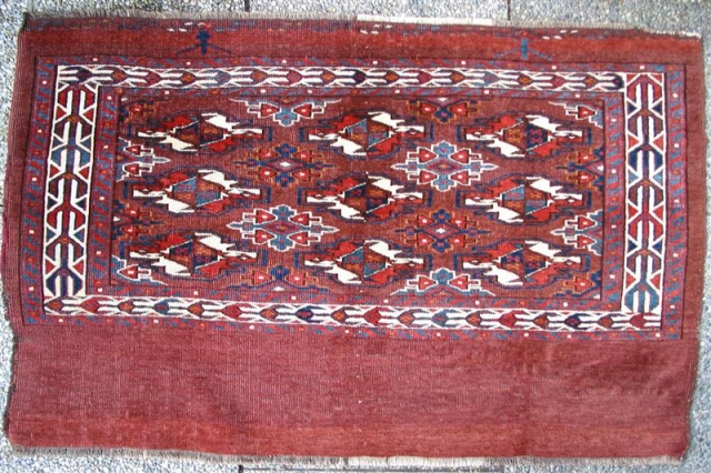 Nice Jomud juval, 19th.C., 32x27 (107x68cm), good condition, except some rows of knots on the left side are missing. All good colors.           