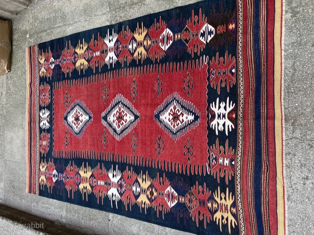 Antique Dazkiri Kilim from western Anatolia, late 19th century.
size 208cm x 134cm                     