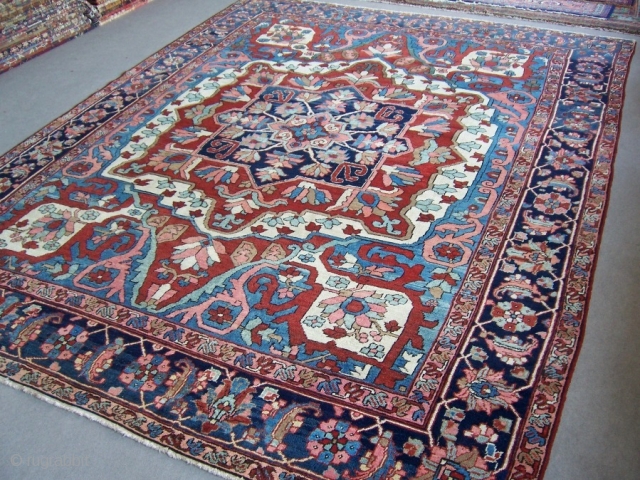 Decorative Heris rug 3,00*4,00m                             