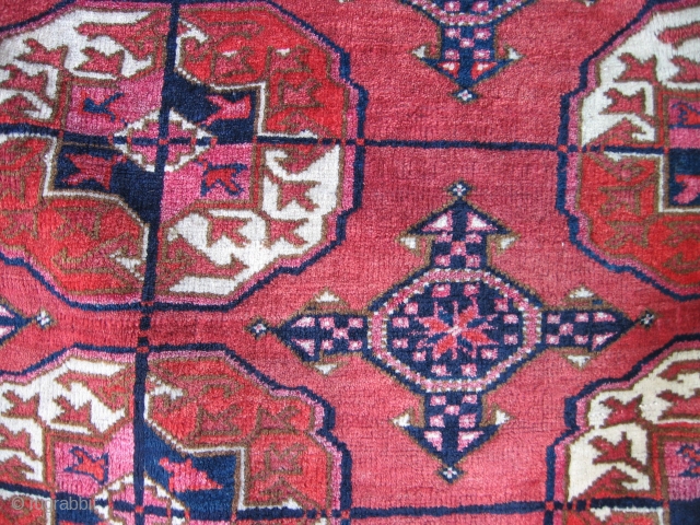 Tekke Bochara 1900 
Good Quality, antique palacesize prerevolution  carpet. 
Higly decorative and very friendy price. 
2.8 x 3.8 m. 
Small repairs and very small wear.Kelimends has some damaged othervise the carpet  ...