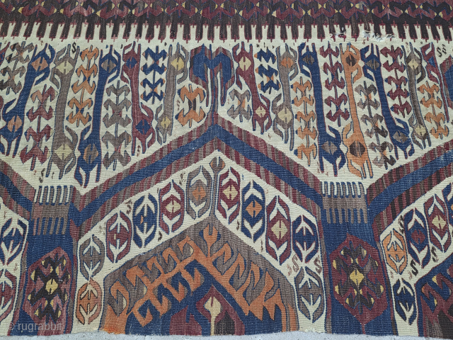 Antique Turkish Anatolian Kilim
Size:90x282 cm
Please contact salaberina@gmail.com                          