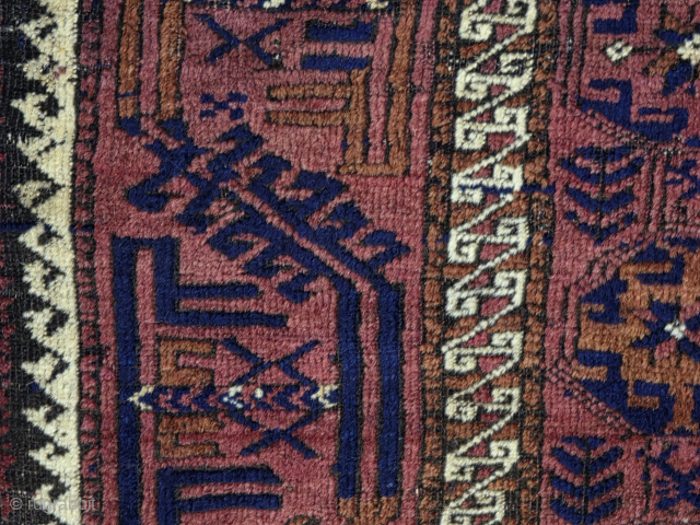 Antique Baluch Rug
Size:184*110 cm                             
